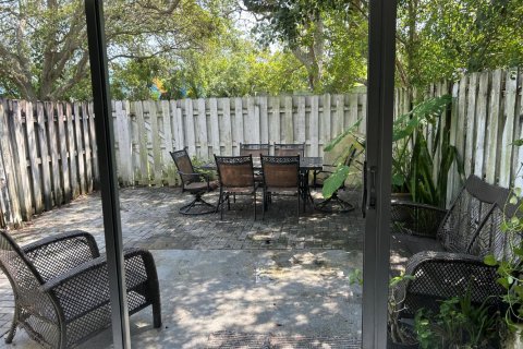 Touwnhouse à louer à Deerfield Beach, Floride: 3 chambres, 104.24 m2 № 2249976 - photo 12