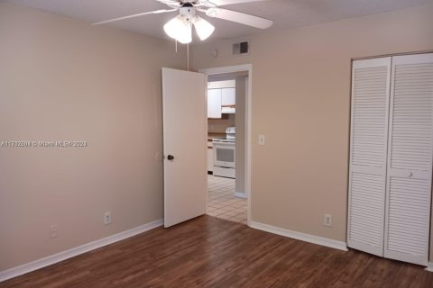 Condominio en venta en Pompano Beach, Florida, 1 dormitorio, 58.81 m2 № 1708259 - foto 14