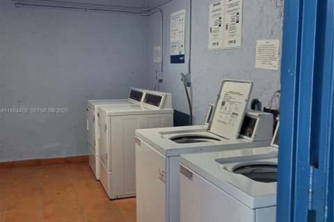 Copropriété à louer à Miami, Floride: 1 chambre, 62.8 m2 № 1982637 - photo 14