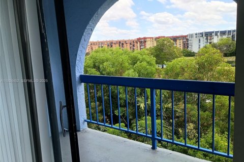 Copropriété à louer à Miami, Floride: 1 chambre, 62.8 m2 № 1982637 - photo 9