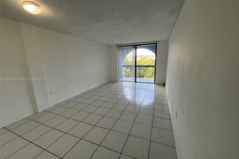 Copropriété à louer à Miami, Floride: 1 chambre, 62.8 m2 № 1982637 - photo 3