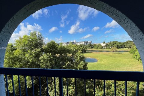 Copropriété à louer à Miami, Floride: 1 chambre, 62.8 m2 № 1982637 - photo 13