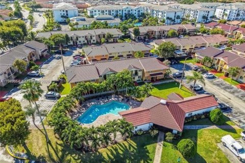 Таунхаус в Майами, Флорида 2 спальни, 88.63м2 № 2005610