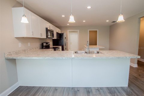 Villa ou maison à vendre à Lakeland, Floride: 3 chambres, 144.56 m2 № 2427142 - photo 4