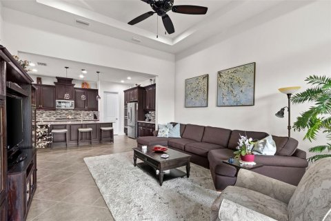 House in Wesley Chapel, Florida 2 bedrooms, 194.82 sq.m. № 1681994 - photo 3