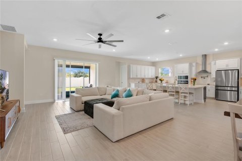 Casa en venta en Orlando, Florida, 7 dormitorios, 408.96 m2 № 1901901 - foto 6