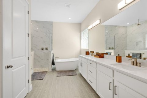 Casa en venta en Orlando, Florida, 7 dormitorios, 408.96 m2 № 1901901 - foto 9