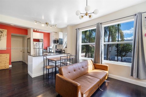 Copropriété à vendre à Miami Beach, Floride: 2 chambres, 67.82 m2 № 1950008 - photo 1