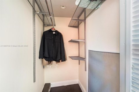 Copropriété à vendre à Miami Beach, Floride: 2 chambres, 67.82 m2 № 1950008 - photo 10