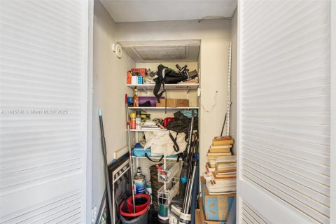 Copropriété à vendre à Miami Beach, Floride: 2 chambres, 67.82 m2 № 1950008 - photo 18