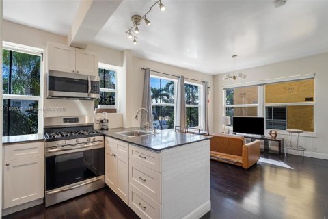 Copropriété à vendre à Miami Beach, Floride: 2 chambres, 67.82 m2 № 1950008 - photo 11
