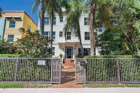 Copropriété à vendre à Miami Beach, Floride: 2 chambres, 67.82 m2 № 1950008 - photo 3