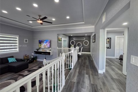 Villa ou maison à vendre à North Miami, Floride: 4 chambres, 172.43 m2 № 2084588 - photo 7