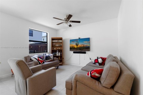 Touwnhouse à vendre à Homestead, Floride: 4 chambres, 178 m2 № 1964162 - photo 13