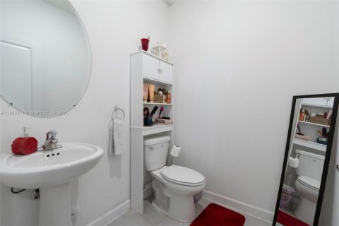 Touwnhouse à vendre à Homestead, Floride: 4 chambres, 178 m2 № 1964162 - photo 15