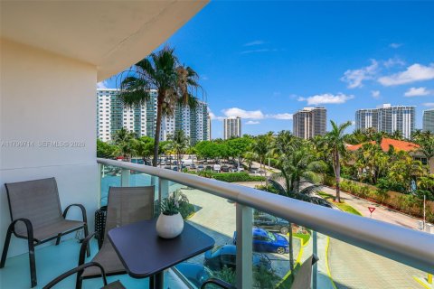 Condo in Sunny Isles Beach, Florida, 1 bedroom № 2186231 - photo 30