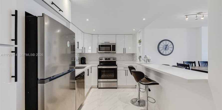 Condo in Sunny Isles Beach, Florida, 1 bedroom № 2186231
