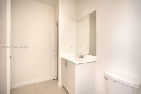 Villa ou maison à vendre à Homestead, Floride: 5 chambres, 247.58 m2 № 1992744 - photo 23