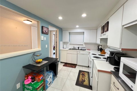 Copropriété à vendre à Hollywood, Floride: 2 chambres, 135.64 m2 № 1922539 - photo 12