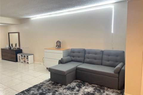 Copropriété à vendre à Hollywood, Floride: 2 chambres, 135.64 m2 № 1922539 - photo 6