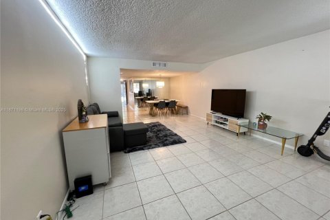 Copropriété à vendre à Hollywood, Floride: 2 chambres, 135.64 m2 № 1922539 - photo 3