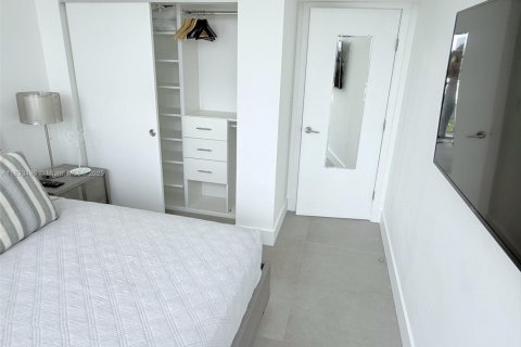 Condominio en venta en Bal Harbour, Florida, 3 dormitorios, 120.77 m2 № 1934807 - foto 23