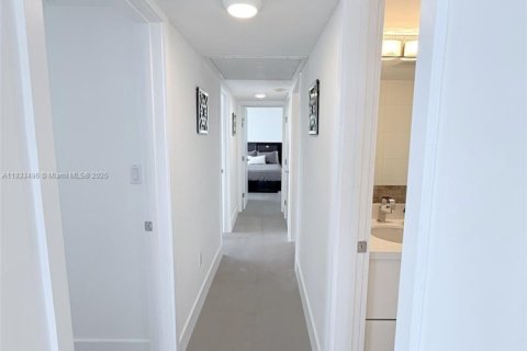 Condominio en venta en Bal Harbour, Florida, 3 dormitorios, 120.77 m2 № 1934807 - foto 15