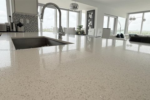 Condominio en venta en Bal Harbour, Florida, 3 dormitorios, 120.77 m2 № 1934807 - foto 5