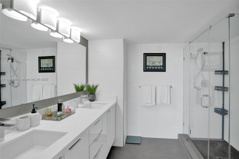 Condominio en venta en Bal Harbour, Florida, 3 dormitorios, 120.77 m2 № 1934807 - foto 28