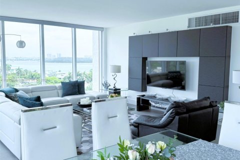 Condominio en venta en Bal Harbour, Florida, 3 dormitorios, 120.77 m2 № 1934807 - foto 9