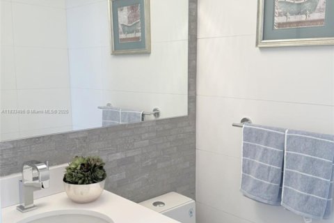 Condominio en venta en Bal Harbour, Florida, 3 dormitorios, 120.77 m2 № 1934807 - foto 16