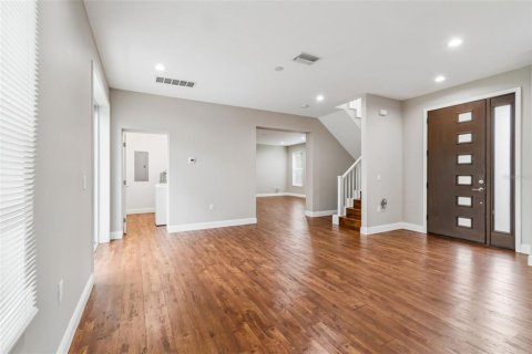 House in Tampa, Florida 3 bedrooms, 240.9 sq.m. № 2234504 - photo 12