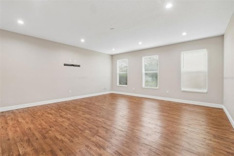 House in Tampa, Florida 3 bedrooms, 240.9 sq.m. № 2234504 - photo 18