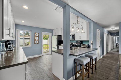 House in Fort Lauderdale, Florida 3 bedrooms, 109.25 sq.m. № 2399639 - photo 10