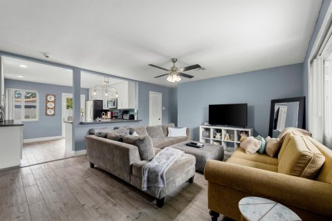 House in Fort Lauderdale, Florida 3 bedrooms, 109.25 sq.m. № 2399639 - photo 6