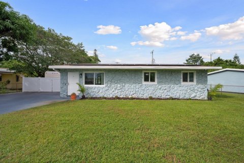 House in Fort Lauderdale, Florida 3 bedrooms, 109.25 sq.m. № 2399639