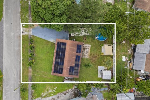 House in Fort Lauderdale, Florida 3 bedrooms, 109.25 sq.m. № 2399639 - photo 3