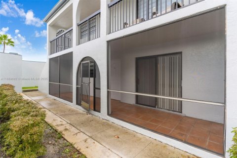 Condo in Hialeah, Florida, 3 bedrooms № 1938937 - photo 18