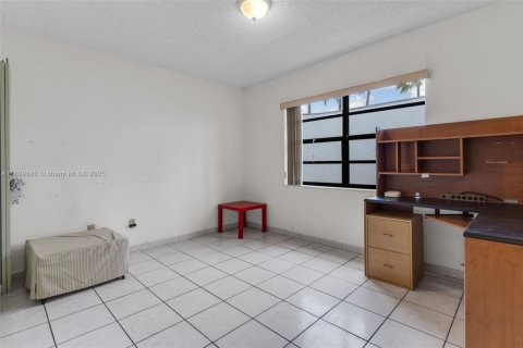 Condo in Hialeah, Florida, 3 bedrooms № 1938937 - photo 15