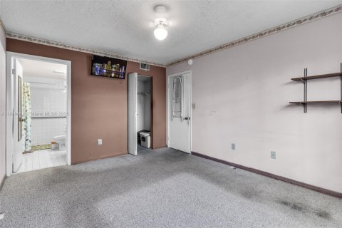 Condo in Hialeah, Florida, 3 bedrooms № 1938937 - photo 11