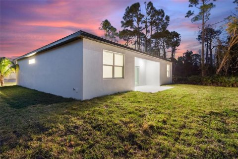 House in North Port, Florida 4 bedrooms, 159.51 sq.m. № 1532734 - photo 11