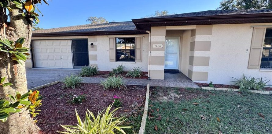 House in Brooksville, Florida 2 bedrooms, 102.38 sq.m. № 2220807