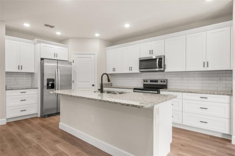 Купить виллу или дом в Себринг, Флорида 6 комнат, 117.89м2, № 2144875 - фото 9