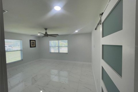 House in Sarasota, Florida 3 bedrooms, 201.88 sq.m. № 1858410 - photo 13