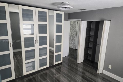 Снять в аренду виллу или дом в Бойнтон-Бич, Флорида 3 спальни, 105.91м2, № 1974993 - фото 7