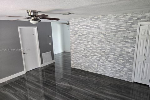 Снять в аренду виллу или дом в Бойнтон-Бич, Флорида 3 спальни, 105.91м2, № 1974993 - фото 4