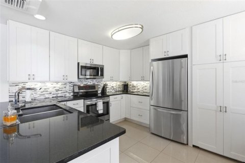 Copropriété à vendre à Saint Petersburg, Floride: 2 chambres, 76.64 m2 № 2349295 - photo 14