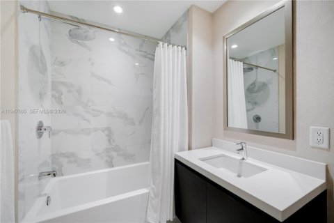 Снять в аренду кондоминиум в Майами, Флорида 3 спальни, 139.17м2, № 2003779 - фото 18