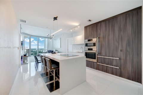 Снять в аренду кондоминиум в Майами, Флорида 3 спальни, 139.17м2, № 2003779 - фото 3