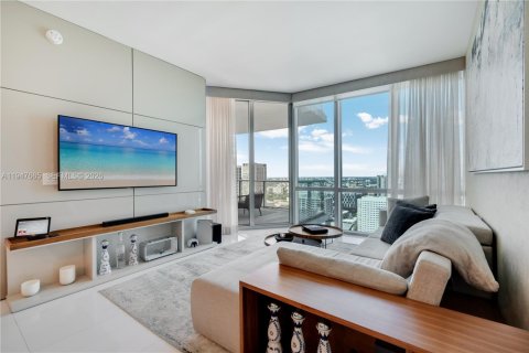 Кондоминиум с 3 спальнями в Майами, Флорида № 2003779